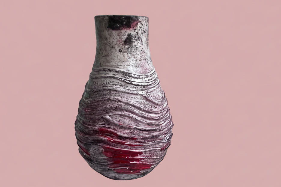 remove hearshaped box leaving only the vase